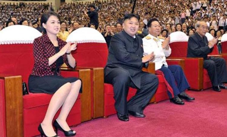 Dünyanın konuştuğu acımasız kız kardeş Kuzey Kore lideri Kim Jong Unun halefi Kim Yo Jong kimdir