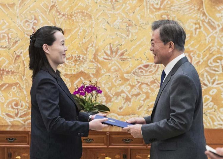 Dünyanın konuştuğu acımasız kız kardeş Kuzey Kore lideri Kim Jong Unun halefi Kim Yo Jong kimdir