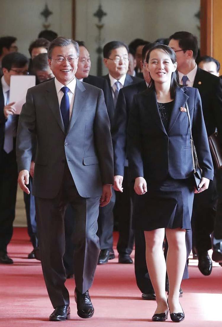 Dünyanın konuştuğu acımasız kız kardeş Kuzey Kore lideri Kim Jong Unun halefi Kim Yo Jong kimdir