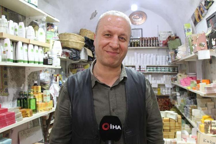 Selülit ve çatlakları yok ediyor Terleme ve kötü kokuyu da hapsediyor, tanesi 25 lira...