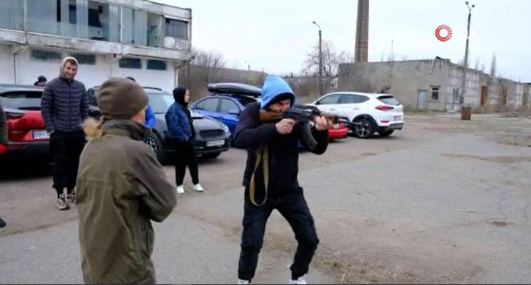 Eğer Ruslar buraya gelirse, evlerimizi koruyacağız.