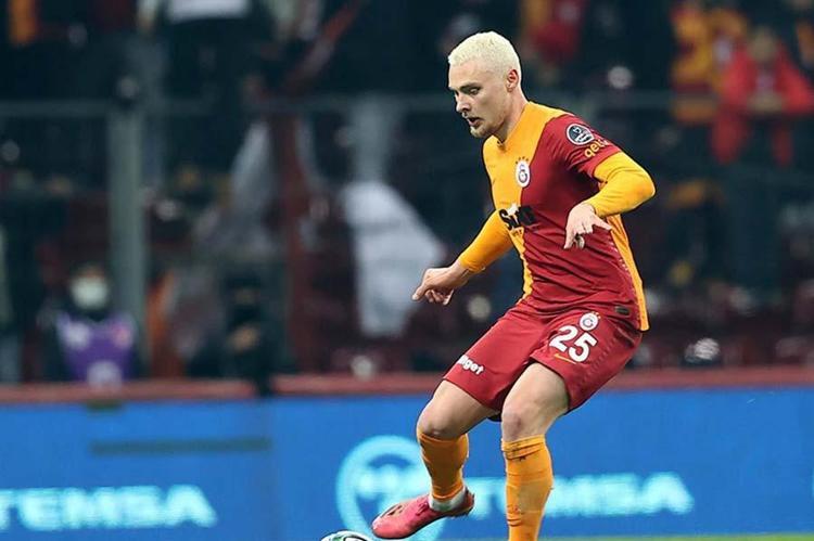 Önce Pulgarı çaktı ardından G.Sarayın kalbini sökmeye kalktı Flaş teklif...