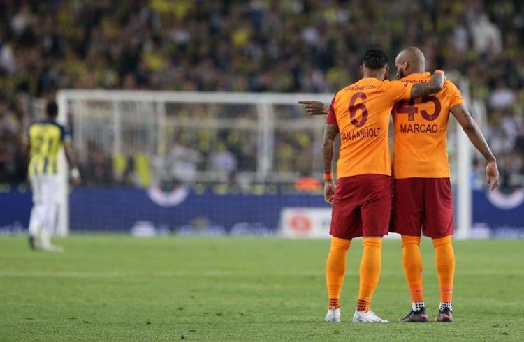 Önce Pulgarı çaktı ardından G.Sarayın kalbini sökmeye kalktı Flaş teklif...