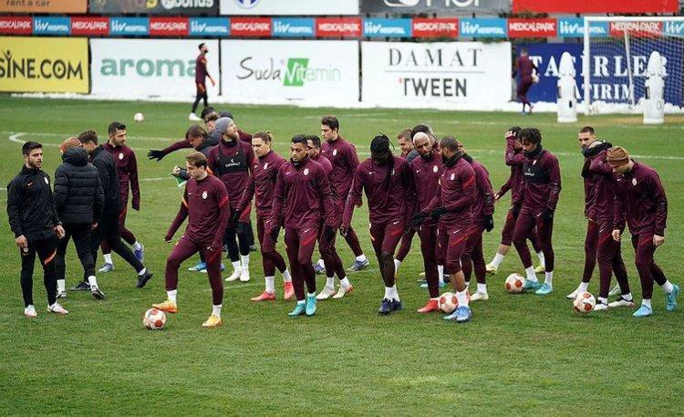 Fatih Terim zorla transfer ettirdi Torrent onu görmezden geldi Milli golcüye 5 talip birden