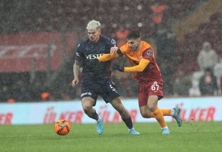 Fatih Terim zorla transfer ettirdi Torrent onu görmezden geldi Milli golcüye 5 talip birden