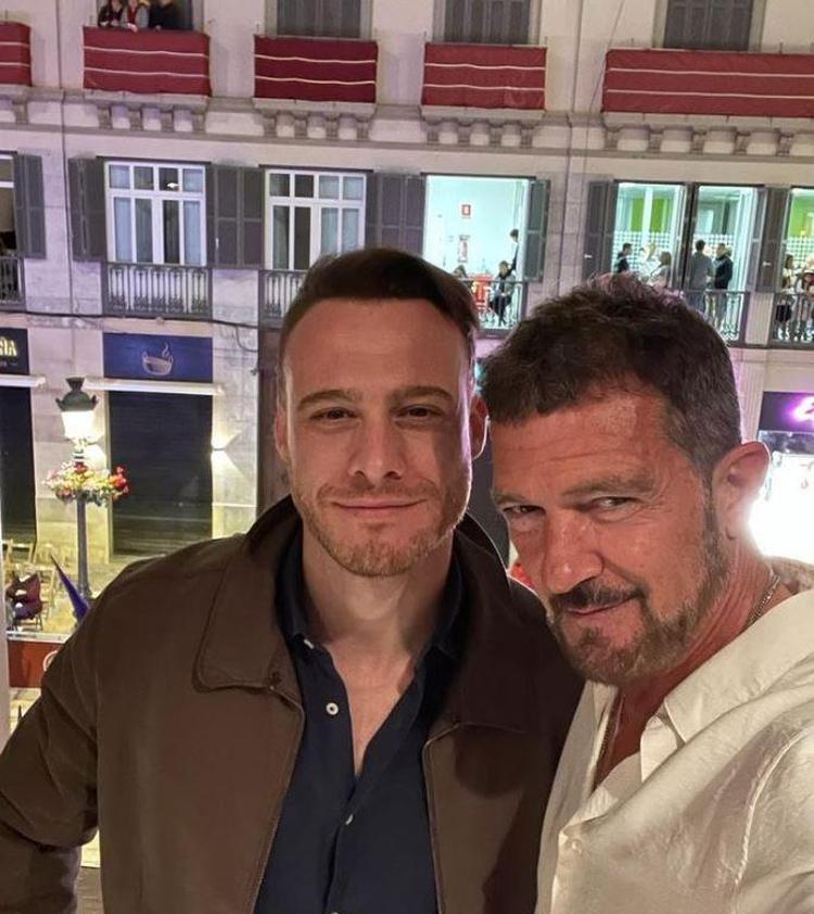 Kerem Bürsin ve Antonio Banderas bir araya geldi Dikkat çeken yorum detayı...