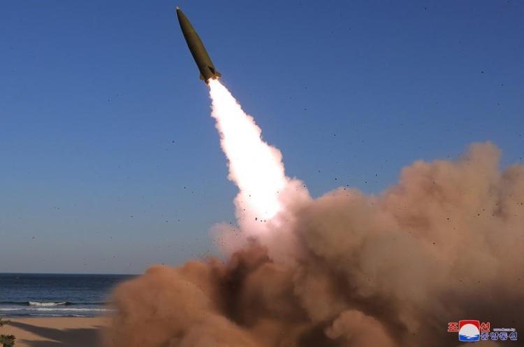 Kuzey Kore’den ABD, Güney Kore ve Japonya’ya füzeli yanıt Kim Jong Un hedefi gösterdi ve...