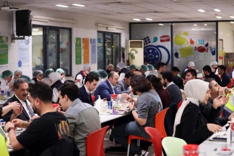 Bakan Varank: Yatırımlar devam ediyor