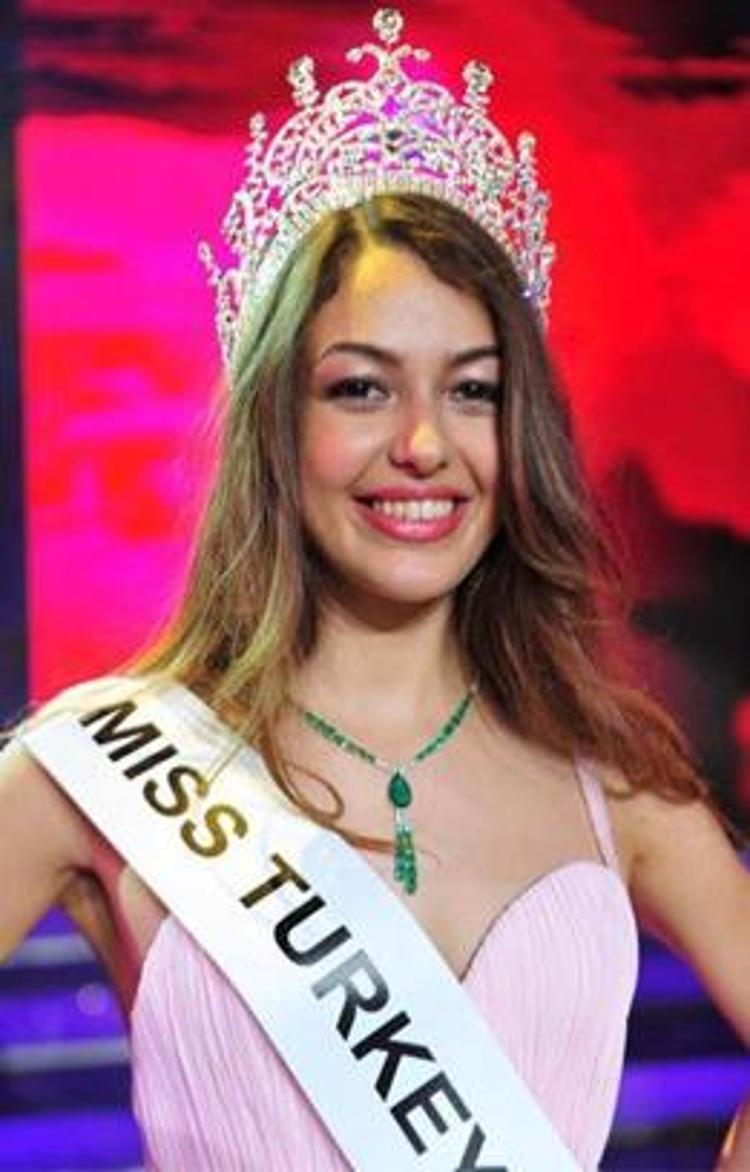 DİLAN ÇİÇEK DENİZ