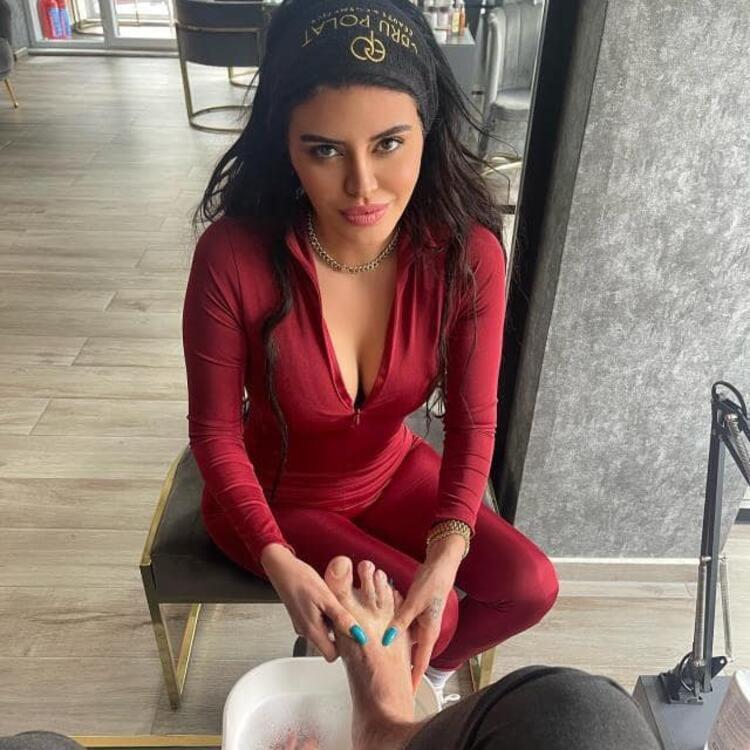 ‘Ayak yıkama paylaşımı olay olmuştu Ebru Polat yaptığı en çılgın şeyi açıkladı: Soygun...
