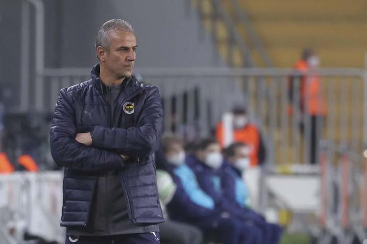 Fenerbahçeden dev transfer hamlesi Süper Lig’in yıldızlarını tek tek alacak... Müthiş liste ortaya çıktı: Tam 12 futbolcu...