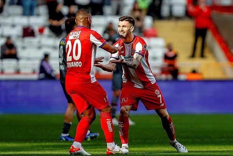 DOĞUKAN SİNİK (ANTALYASPOR)