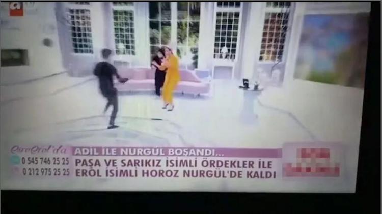 CANLI YAYINDA ESKİ EŞİNİN BOĞAZINA YAPIŞTI