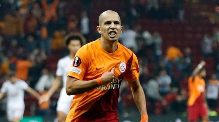 G.Sarayda 4 yılda 15 m.euro kazandı Başakşehire bedavaya imza atmak için yola çıktı