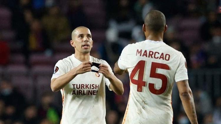 G.Sarayda 4 yılda 15 m.euro kazandı Başakşehire bedavaya imza atmak için yola çıktı