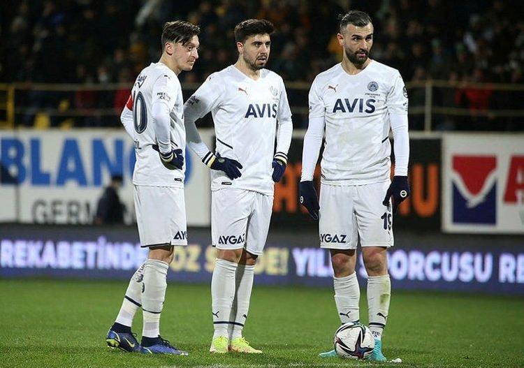 Yüzde 80 bu iş bitti Yıldız futbolcu eşyalarını topladı İşte yeni takımı