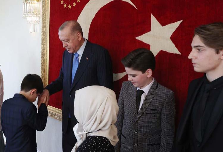 Cumhurbaşkanı Erdoğan çocukları kabul etti