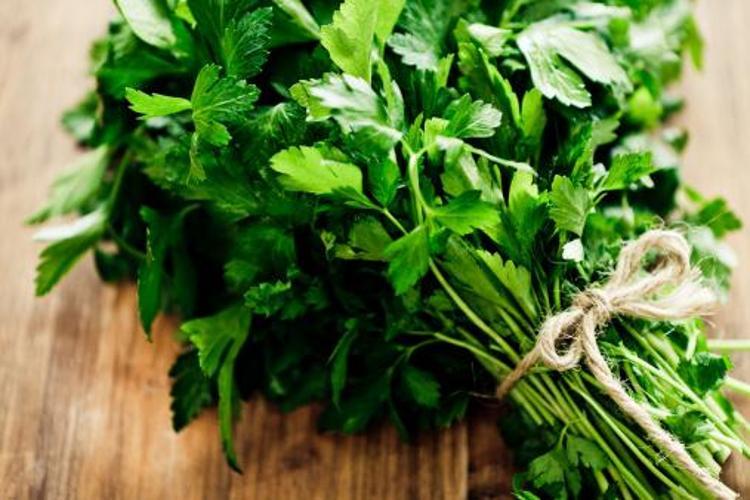Tip 2 diyabet, kolon kanseri, yüksek tansiyon, alerji ve iltihaplı hastalıklar için şifa Günde sadece bir tutam yeterli, K, A ve C vitamini...