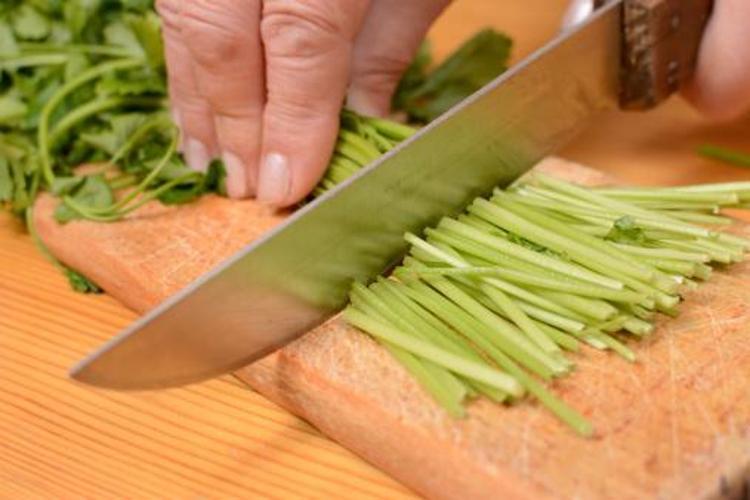 Tip 2 diyabet, kolon kanseri, yüksek tansiyon, alerji ve iltihaplı hastalıklar için şifa Günde sadece bir tutam yeterli, K, A ve C vitamini...