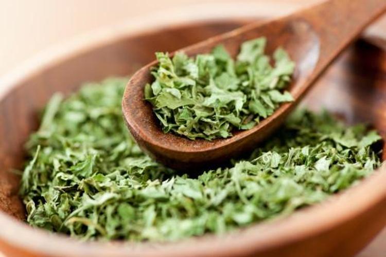 Tip 2 diyabet, kolon kanseri, yüksek tansiyon, alerji ve iltihaplı hastalıklar için şifa Günde sadece bir tutam yeterli, K, A ve C vitamini...