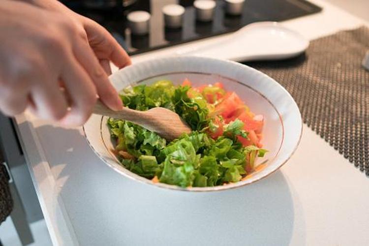 Tip 2 diyabet, kolon kanseri, yüksek tansiyon, alerji ve iltihaplı hastalıklar için şifa Günde sadece bir tutam yeterli, K, A ve C vitamini...