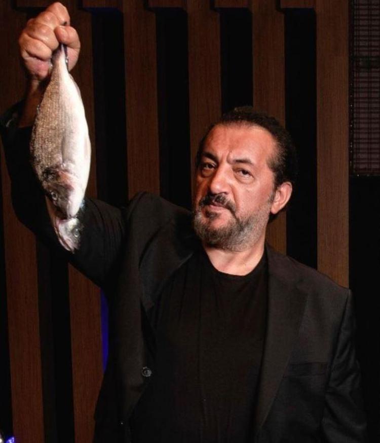 MASTERCHEF JÜRİSİ MEHMET YALÇINKAYA YENİ SEZONDA VAR MI