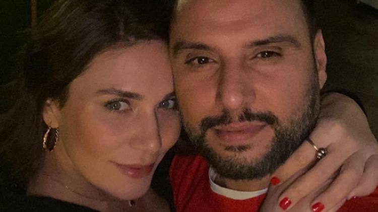 Buse Varoldan Alişana romantik paylaşım Evlatlarımızla birlikte yaşlanmak nasip olsun