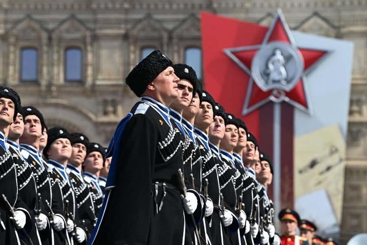 Kıyamet uçağı göründü Dünya nefesini tutup izliyor...