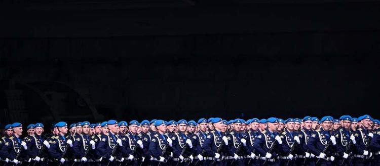 Kıyamet uçağı göründü Dünya nefesini tutup izliyor...