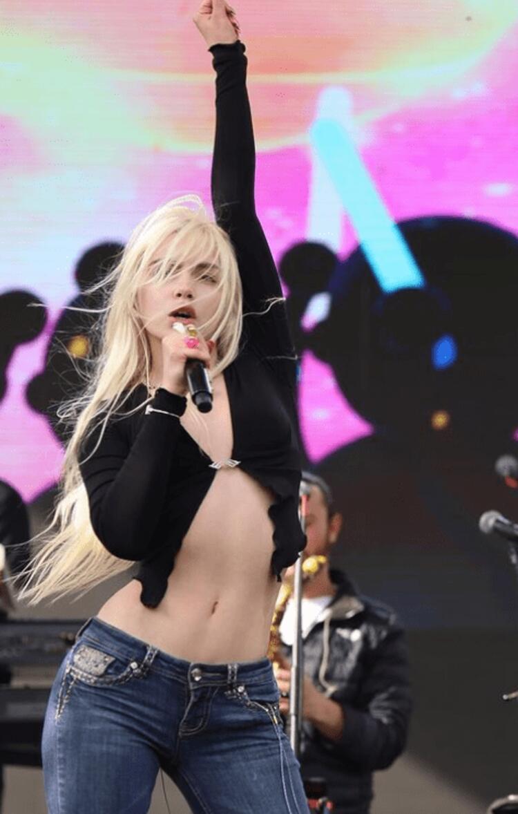 Aleyna Tilkiden eleştirilere yanıt: İtinayla kapak yapılır