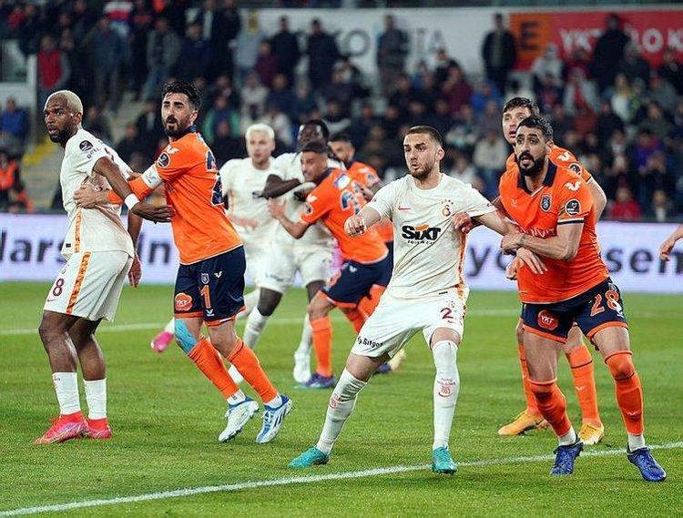 Burak Elmastan tarihi operasyon 8 futbolcu eşyalarını topladı 5i Fatih Terimin evladı