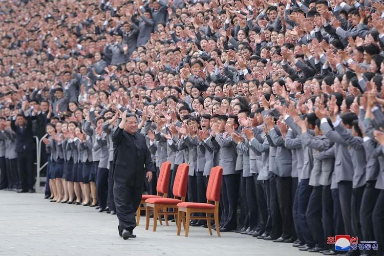 Kuzey Koreden itiraf gibi bir adım geldi Kim Jong-un acil durum ilan etti....