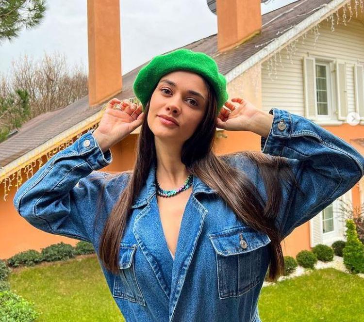 Hande Soral ile Fulya Zenginer yıllar sonra bir arada Sette doğuracaklar listesi