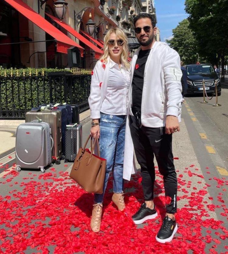 Seda Sayanın eşi Çağlar Öktene mesafeli duruşu dikkat çekti Birlikte fotoğraf vermek istemedi