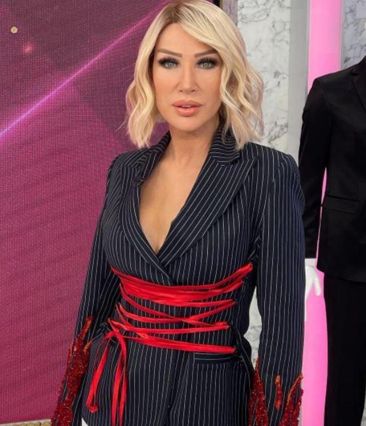 Seda Sayanın eşi Çağlar Öktene mesafeli duruşu dikkat çekti Birlikte fotoğraf vermek istemedi