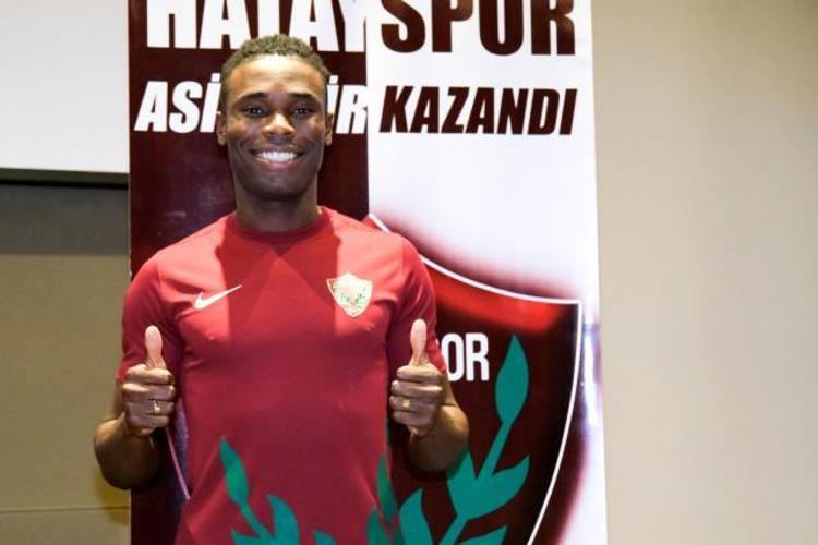 Belözoğlu ile Ali Koç arasında savaş çıktı 400 bin euroya alınan sol bek için ortalık karıştı