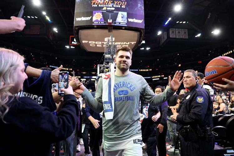 NBA Batı Konferansı yarı finali 7. maçında Dallas Mavericks, Phoenix Sunsı Luka Doncic ile geçti Tarihi istatistik...