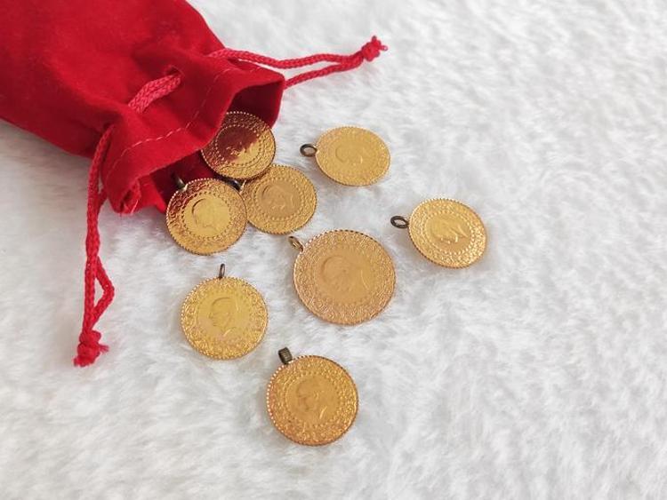 Altın fiyatlarında son dakika 1450 lira tahmini Olası rakamları tarihleri ile verdi, gram altın için dikkat çeken yorum...