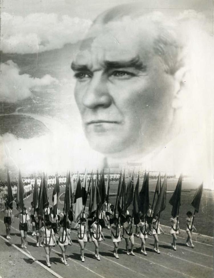 Tarihin dönüm noktası 19 Mayıs 1919 Mustafa Kemal Atatürk 103 yıl önce Bandırma Vapuru ile Samsuna çıktı...