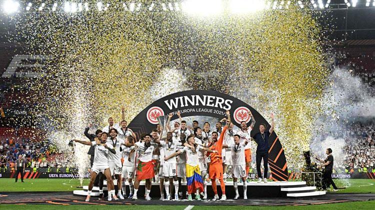 Eintracht Frankfurt UEFA Avrupa Liginde inanılmazı başardı 42 yıl sonra gelen zafer: Fenerbahçe, Galatasaray, Pelkas ve Torrent detayı...