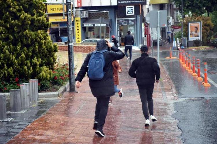 Kuvvetli sağanak ve kar yağışı uyarısı Meteoroloji 66 il için son dakika duyurdu Devam edecek, İstanbul, İzmir, Ankara, Antalya dahil...