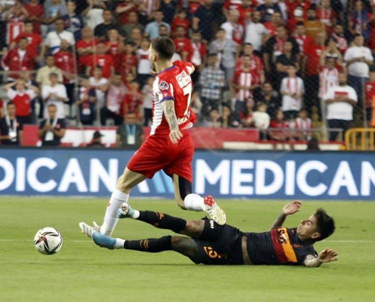 Son maçta Türkiyeyi ayağa kaldıran gol ve 1-1in ardından Antalyada ayrılık...