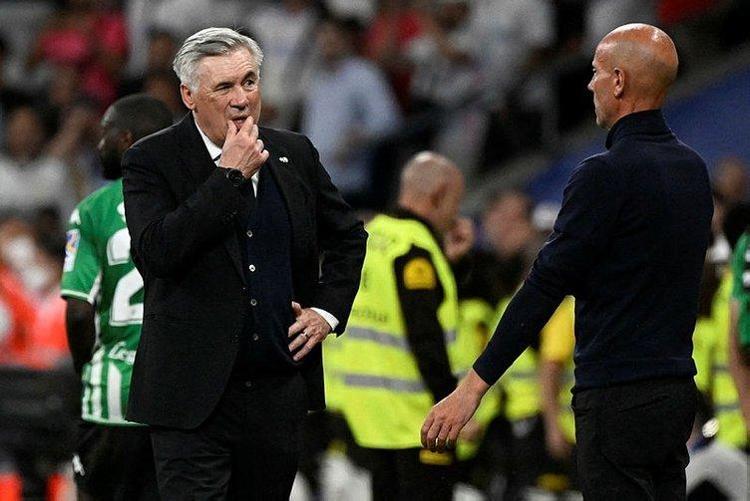Aziz Yıldırım geçen sene git bunları al demişti Ancelottiden Ali Koça 3 hediye