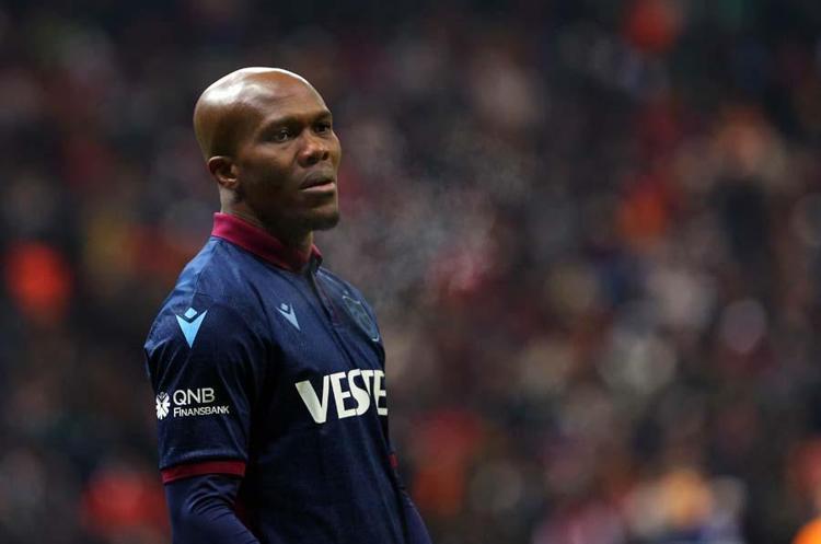 Trabzonsporda Nwakaeme depremi Başkan Ahmet Ağaoğlu 3 yıllık sözleşmenin ve teklif edilen rakamın geçerli olmayacağını söyledi ipler koptu...