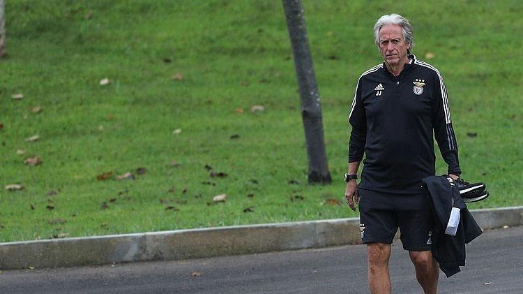 FLAŞ Futbolcuların değil Ali Koçun dediği oldu Yeni teknik direktörde mutlu son