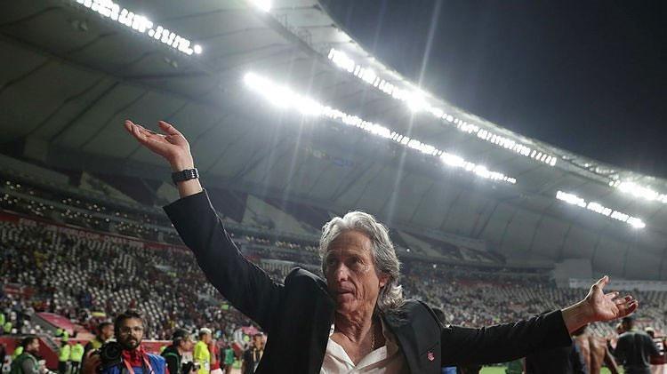 FLAŞ Futbolcuların değil Ali Koçun dediği oldu Yeni teknik direktörde mutlu son