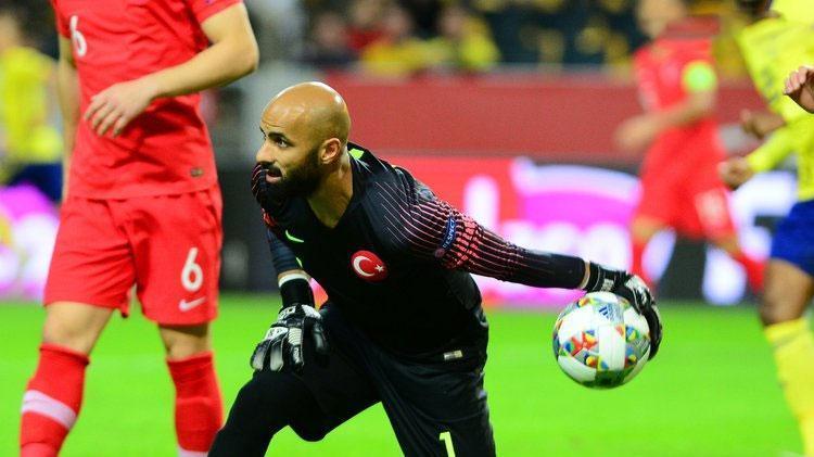 Biri Berkenin diğeri Szalainin yerine geliyor Ali Koçtan 2 transfer birden