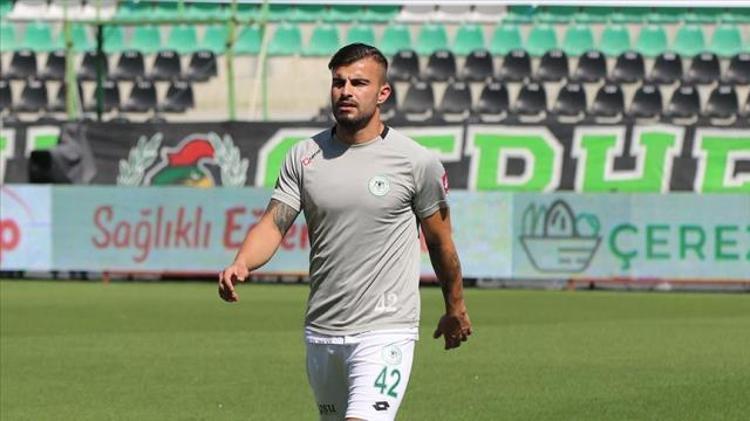 Biri Berkenin diğeri Szalainin yerine geliyor Ali Koçtan 2 transfer birden