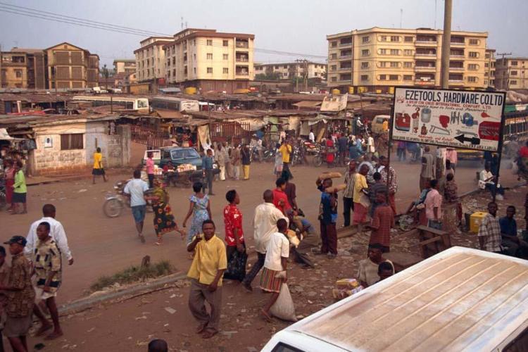 64 Onitsha Nijerya