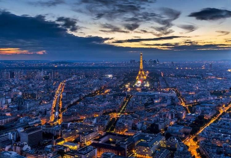 35 Paris Fransa